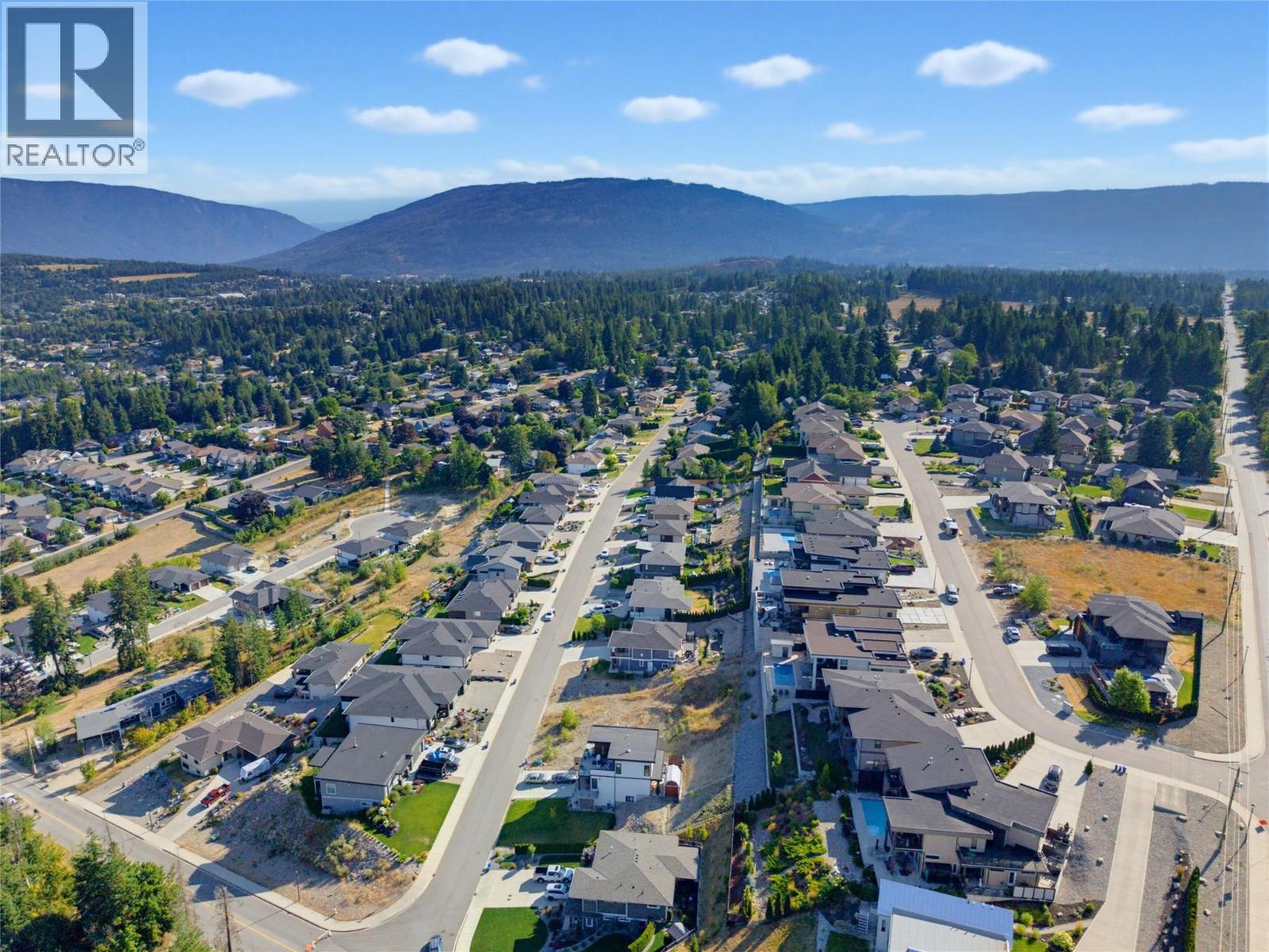 1040 17 Avenue SE, Salmon Arm