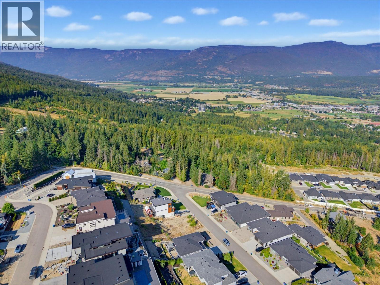 1040 17 Avenue SE, Salmon Arm