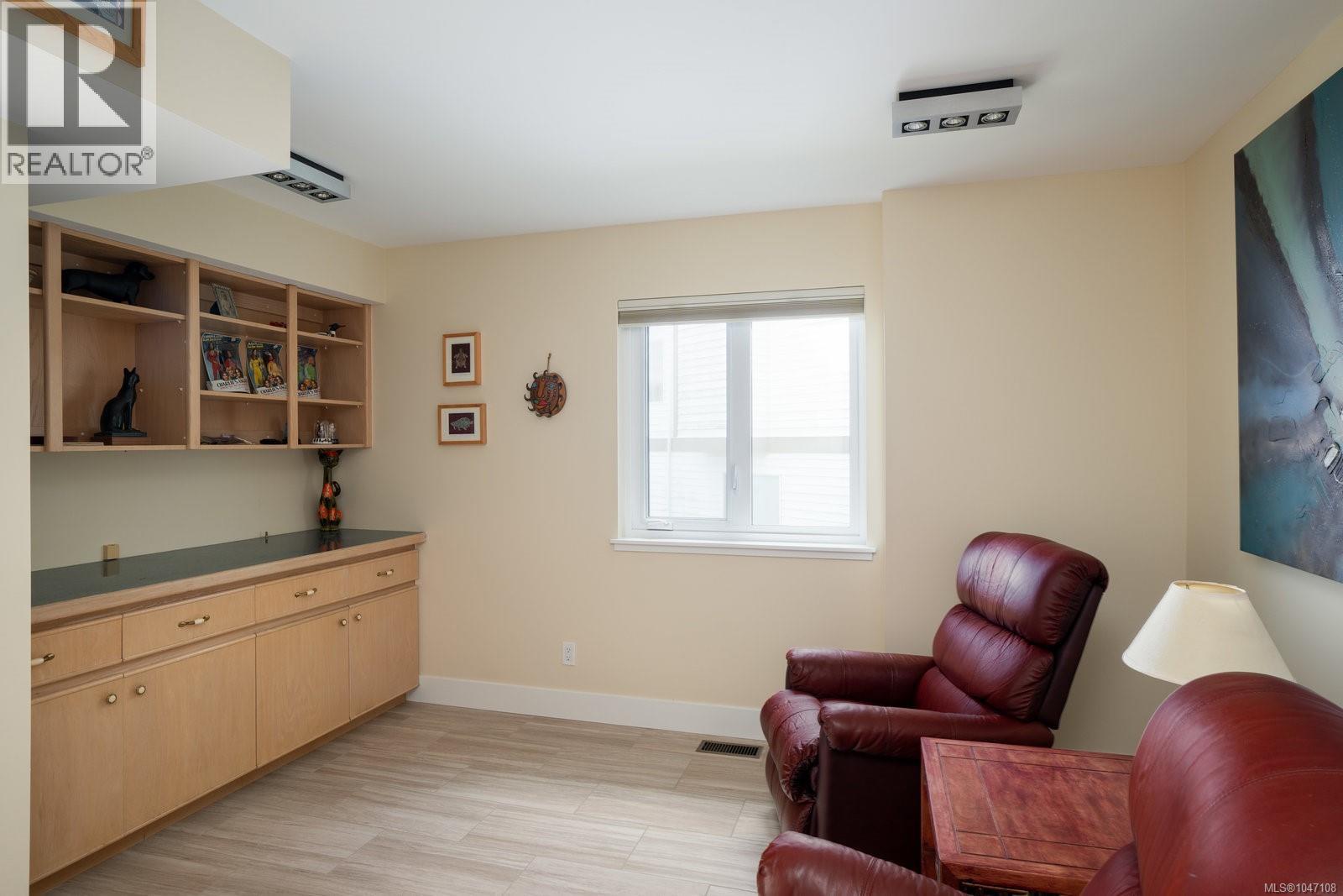 3697 Marine Vista - Image 25