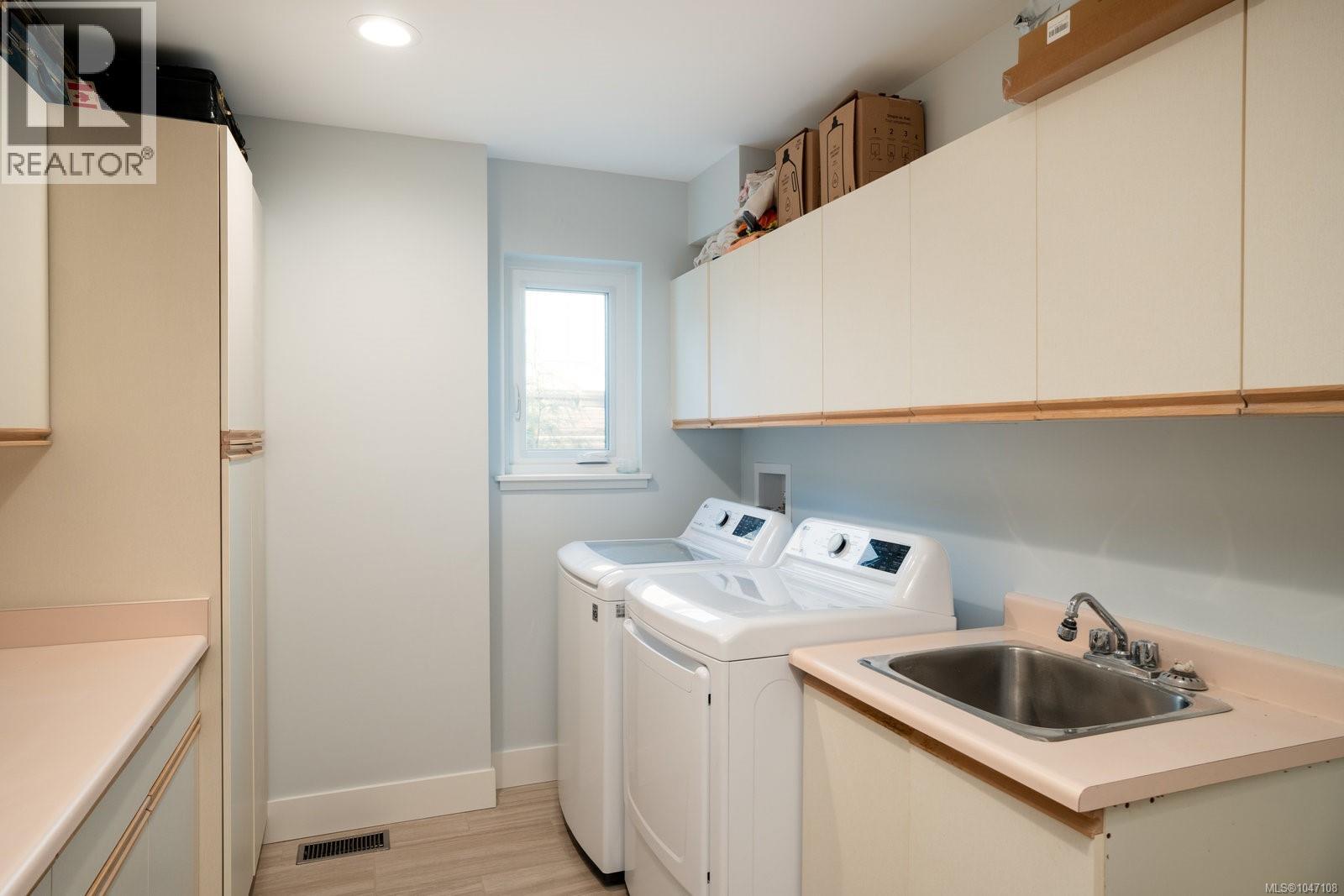 3697 Marine Vista - Image 27