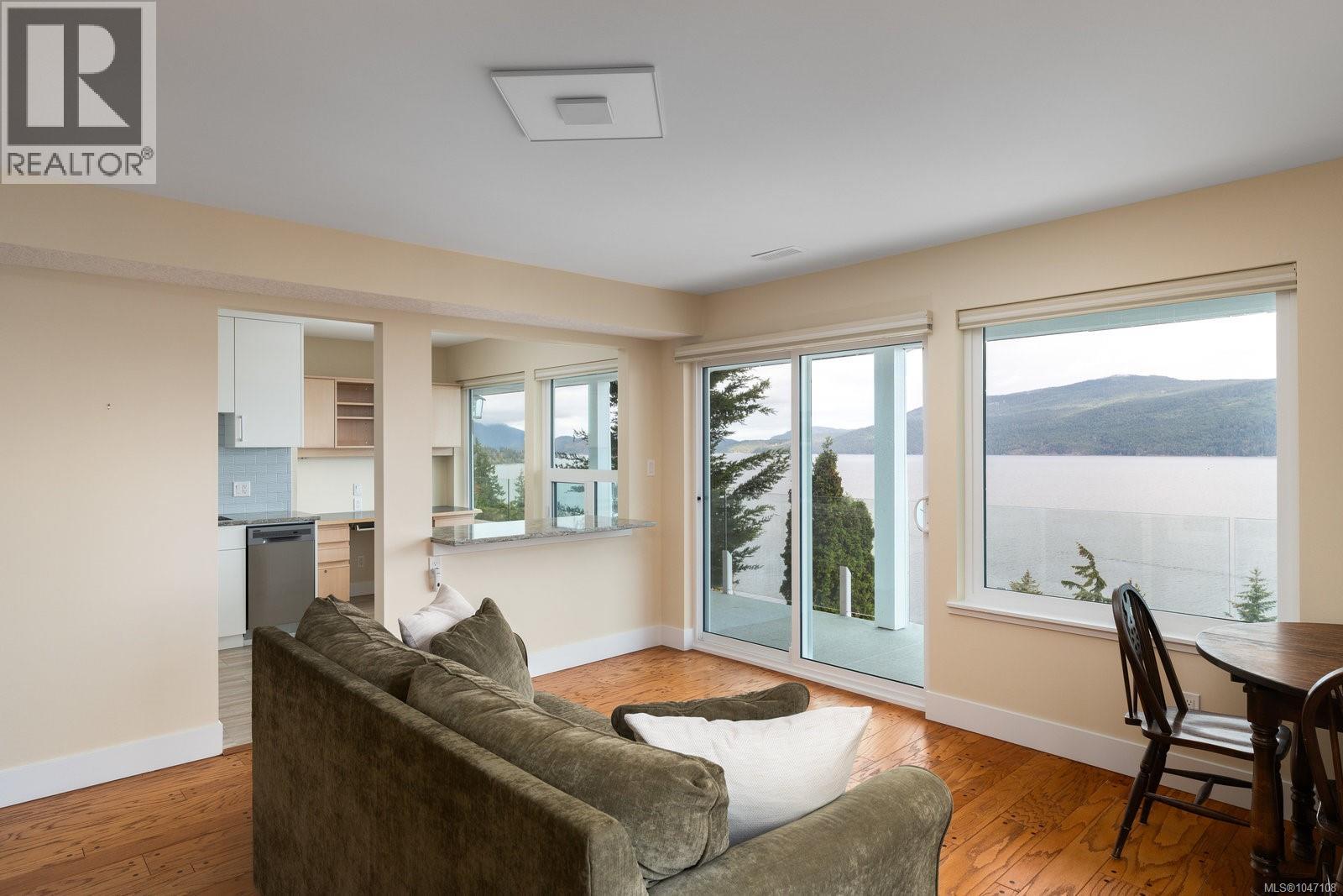 3697 Marine Vista - Image 29
