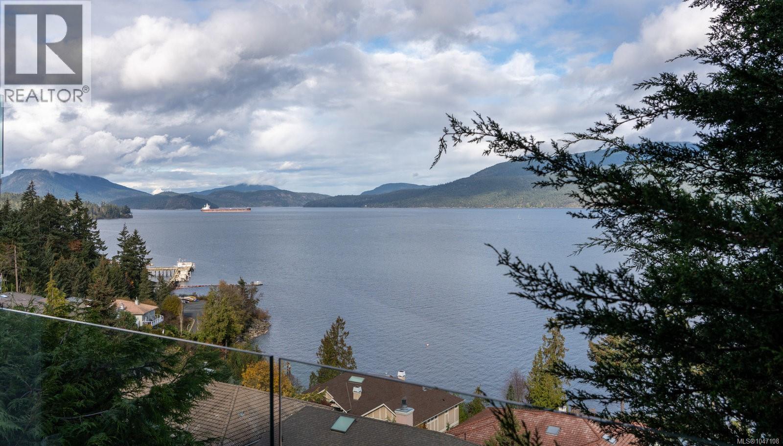 3697 Marine Vista - Image 35