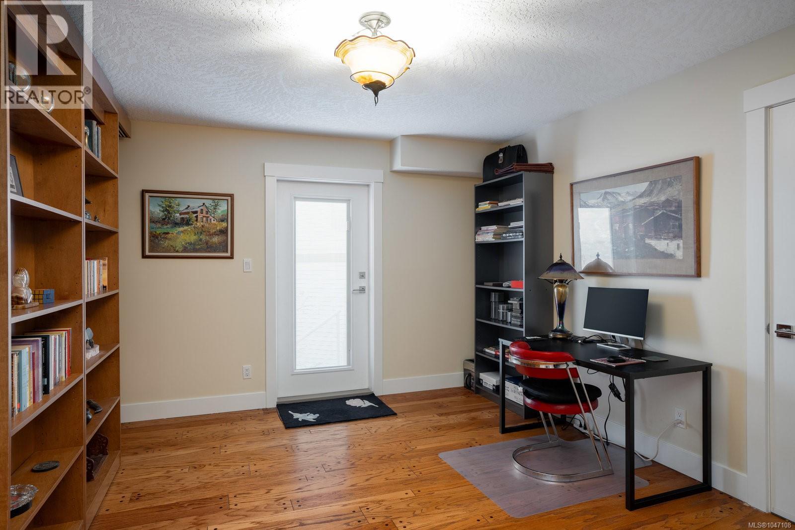 3697 Marine Vista - Image 36