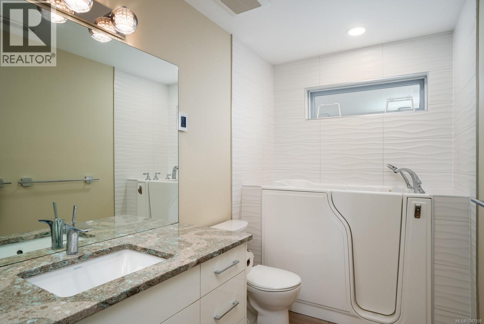 3697 Marine Vista - Image 37