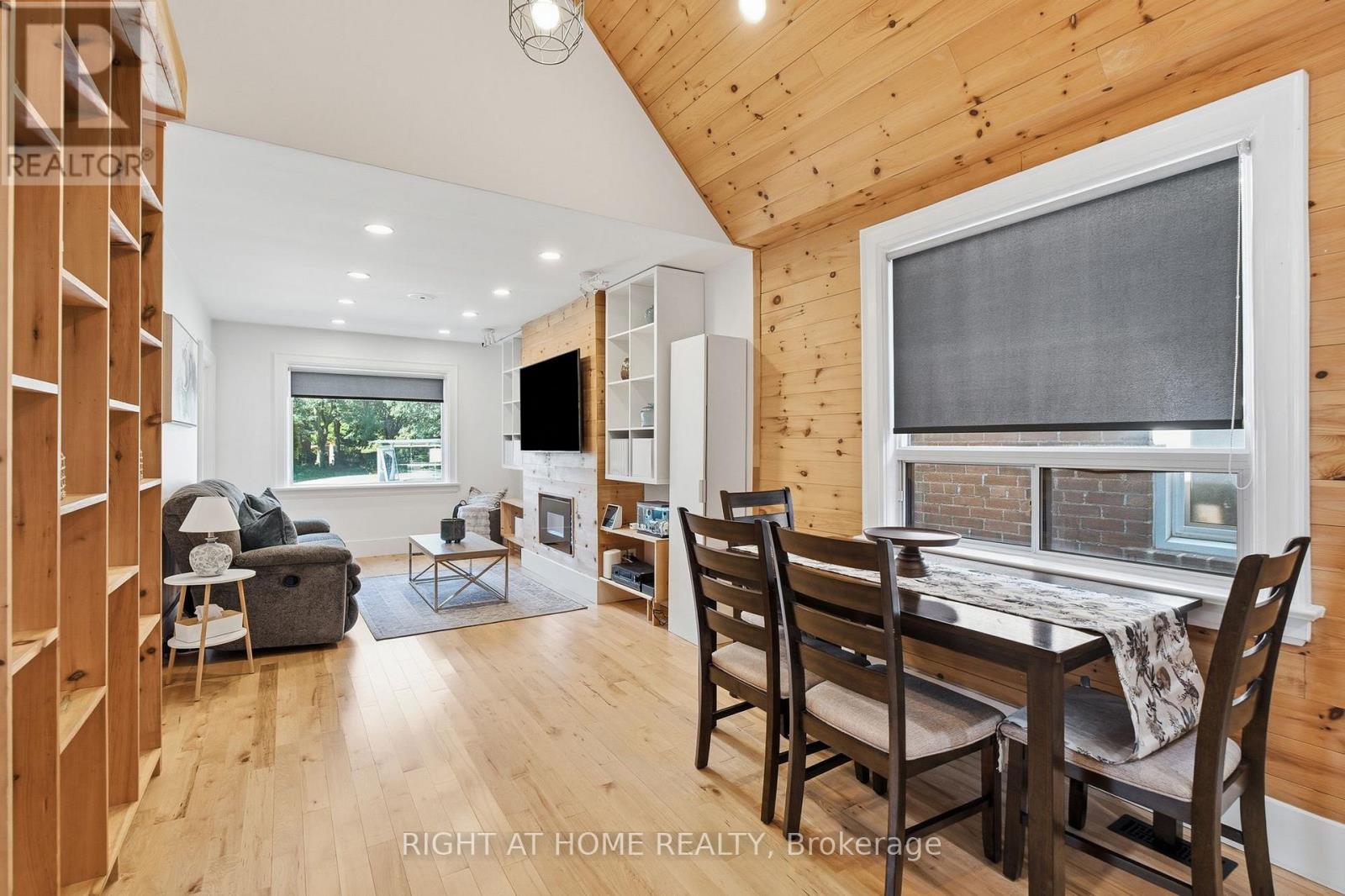 494 DONLANDS AVENUE - 11