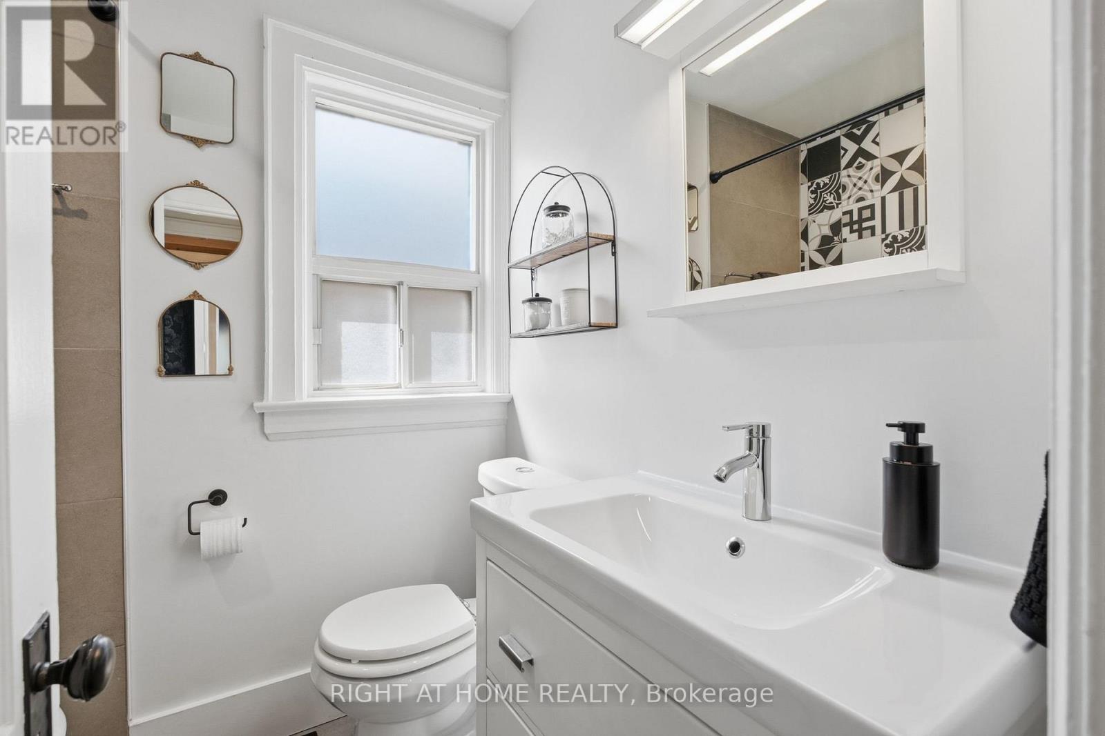 494 DONLANDS AVENUE - 19