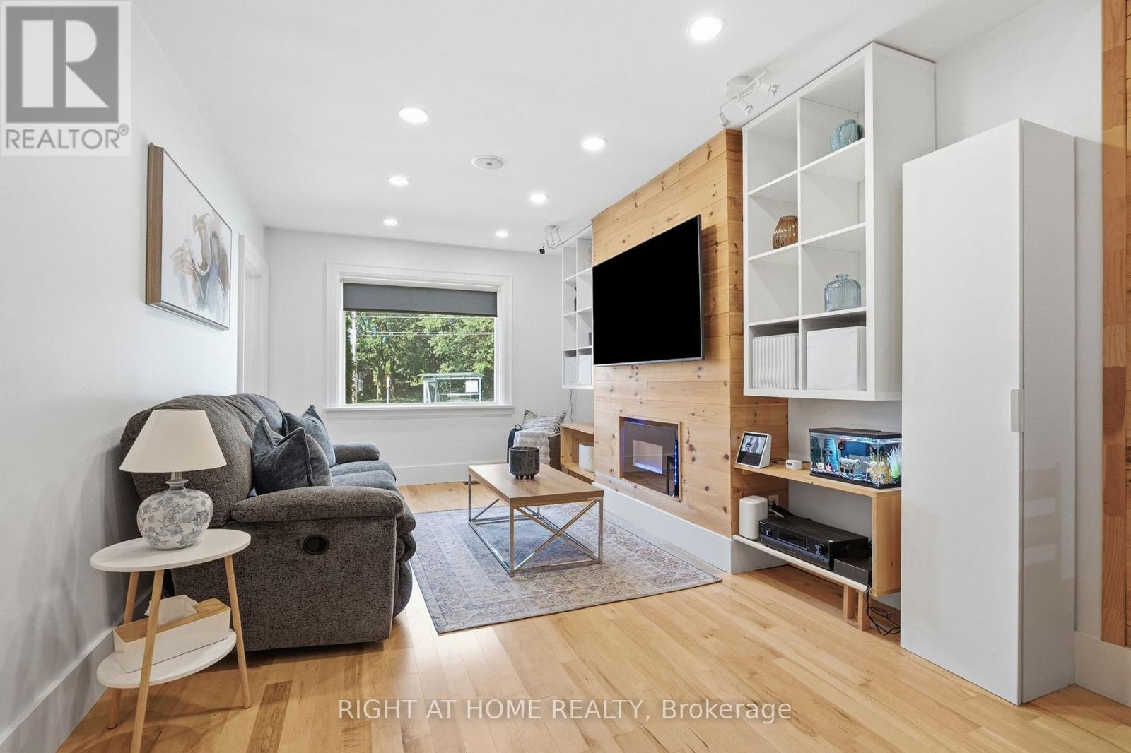 494 DONLANDS AVENUE - 7