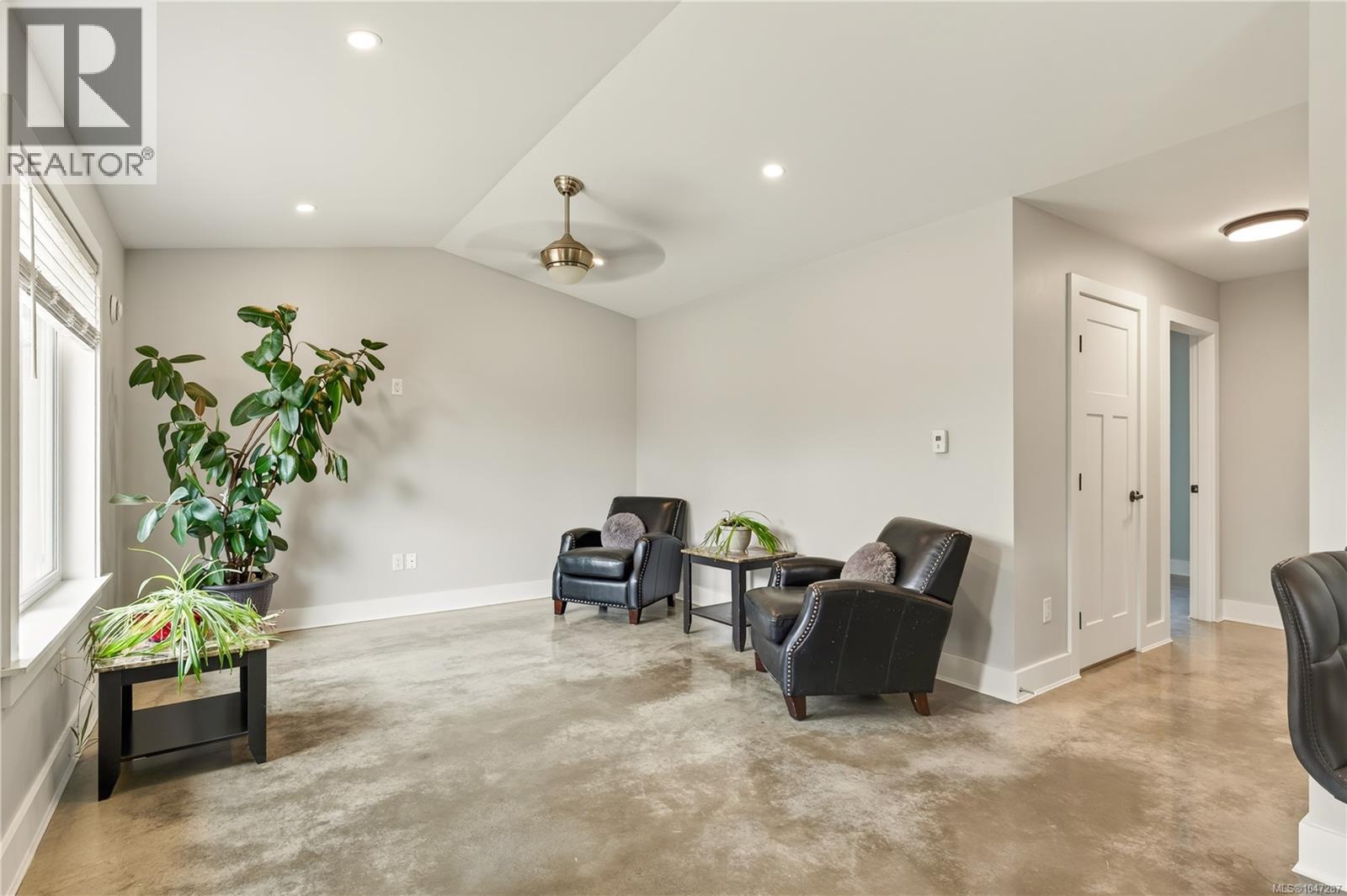 374 Shepherd Ave, Nanaimo