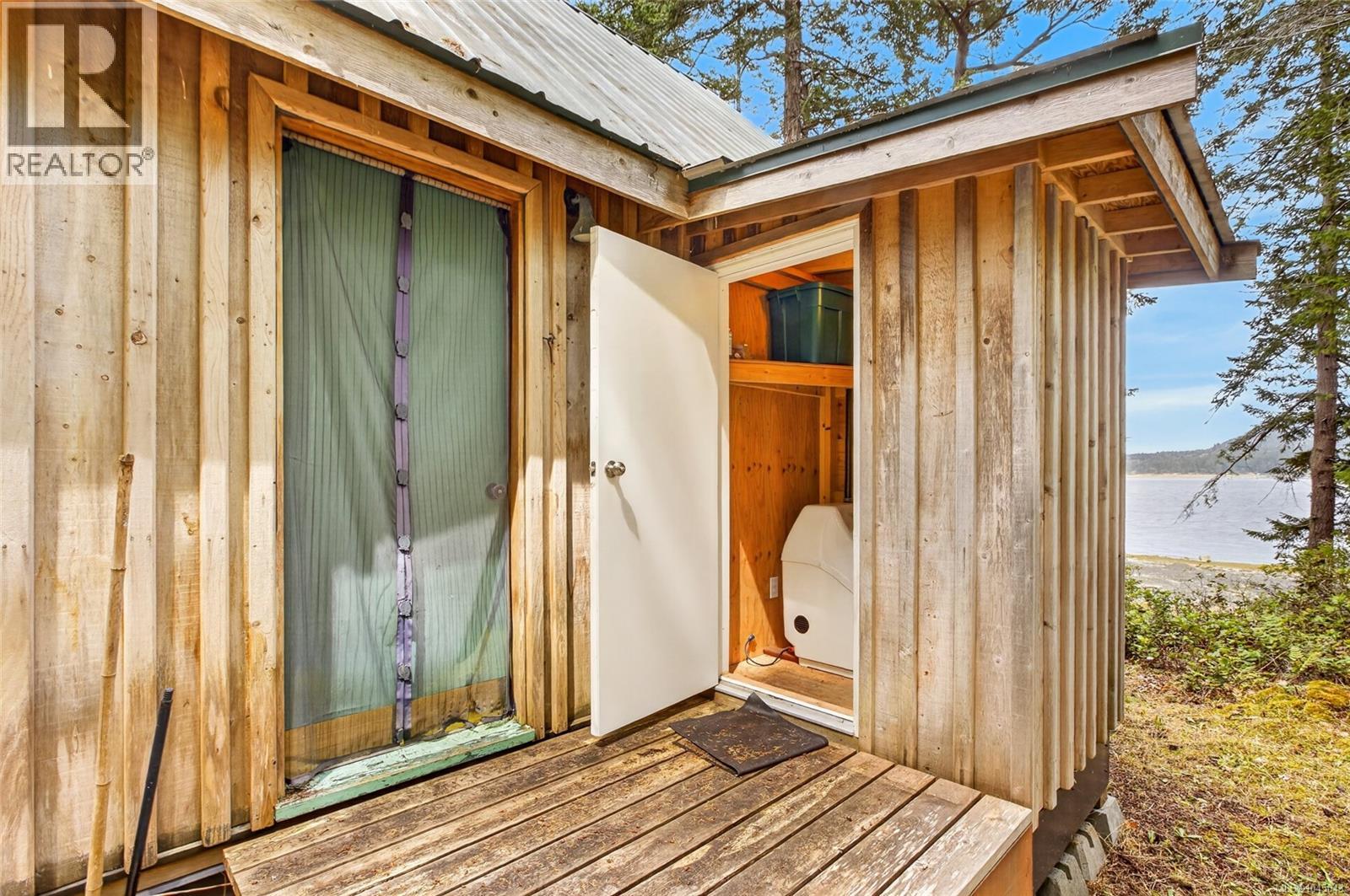 5150 East Rd, Denman Island