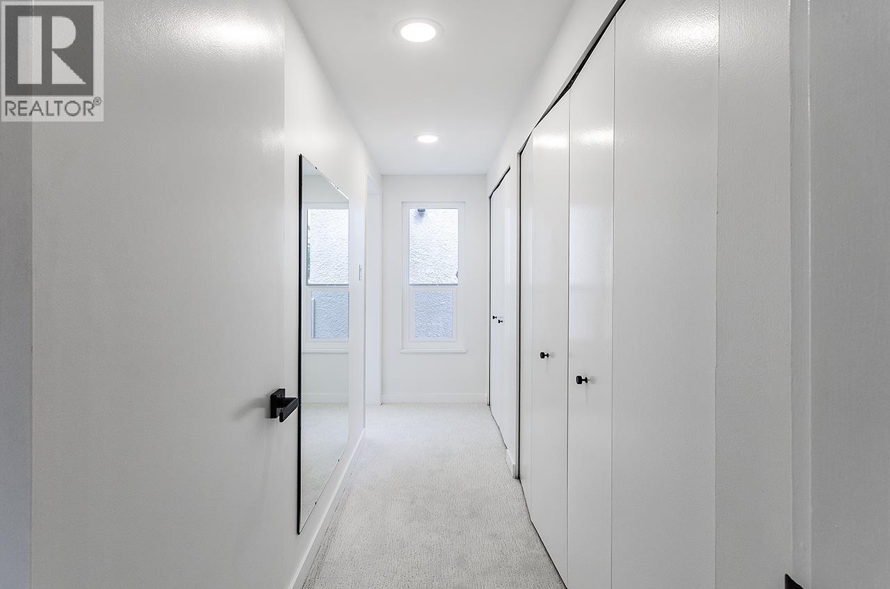 962 E 11TH AVENUE, Vancouver