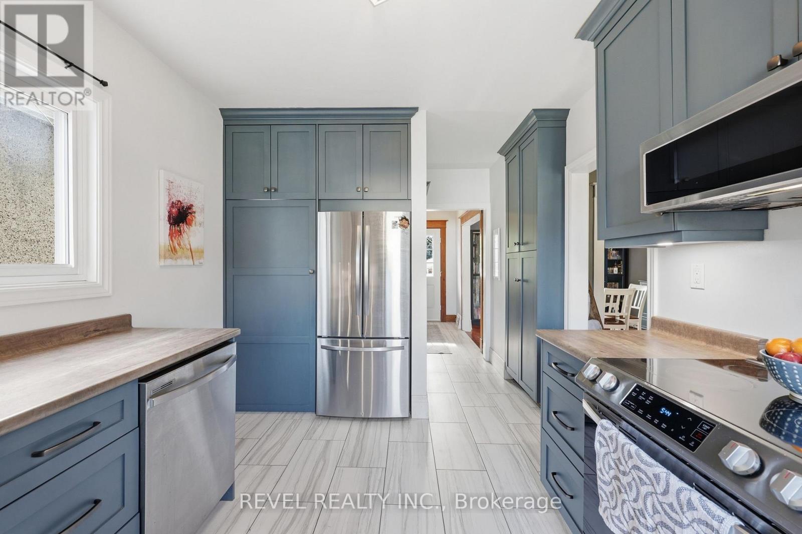 52 BERRYMAN AVENUE - 15