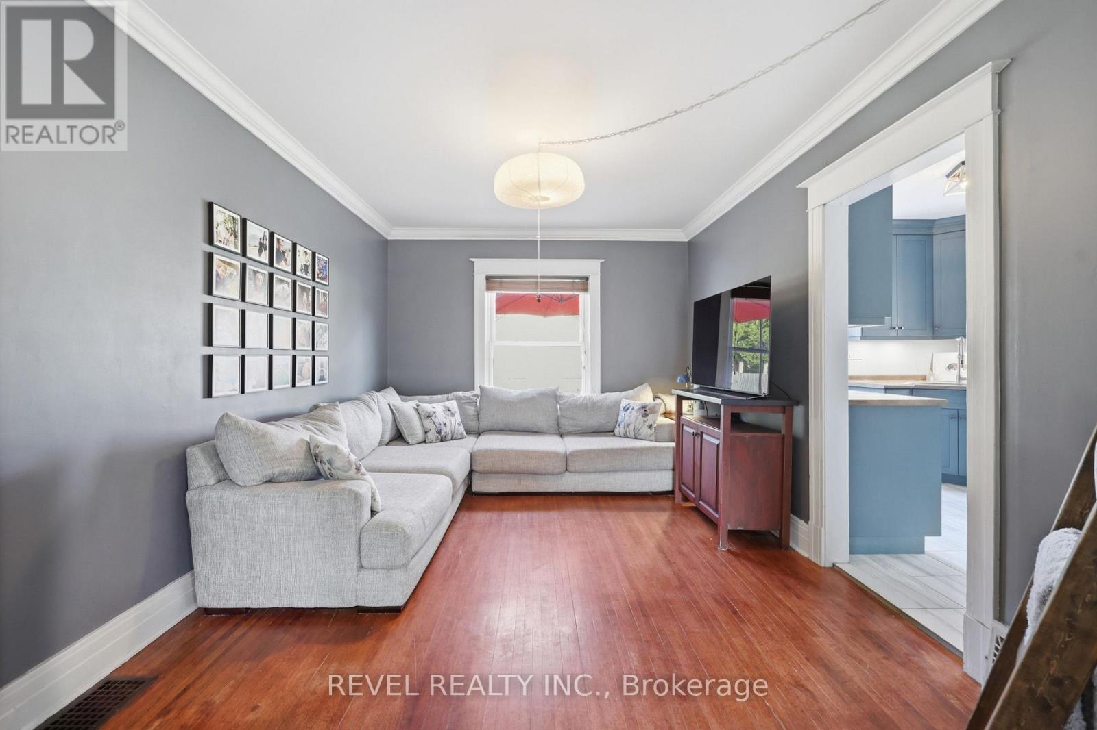52 BERRYMAN AVENUE - 9