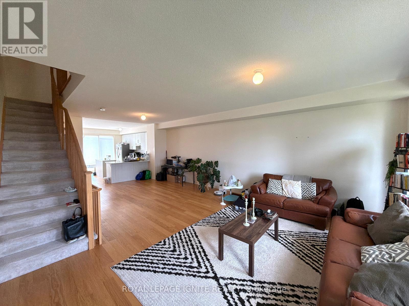 67 KING GEORGE WAY - 32
