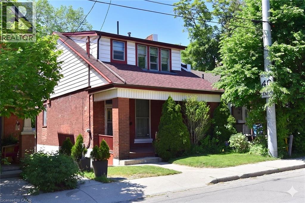 70 RAY Street S - 2