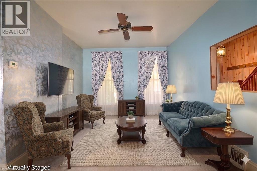 70 RAY Street S - Image 9