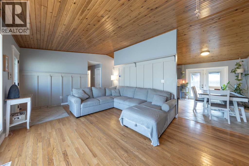 5509 29 Street - 7