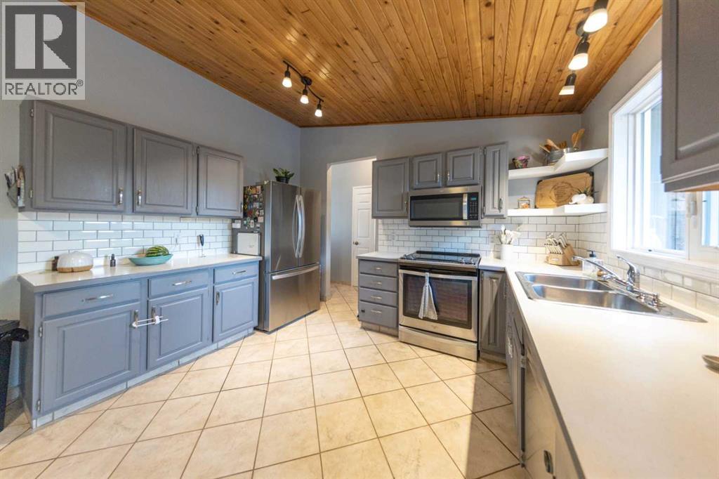 5509 29 Street - 9