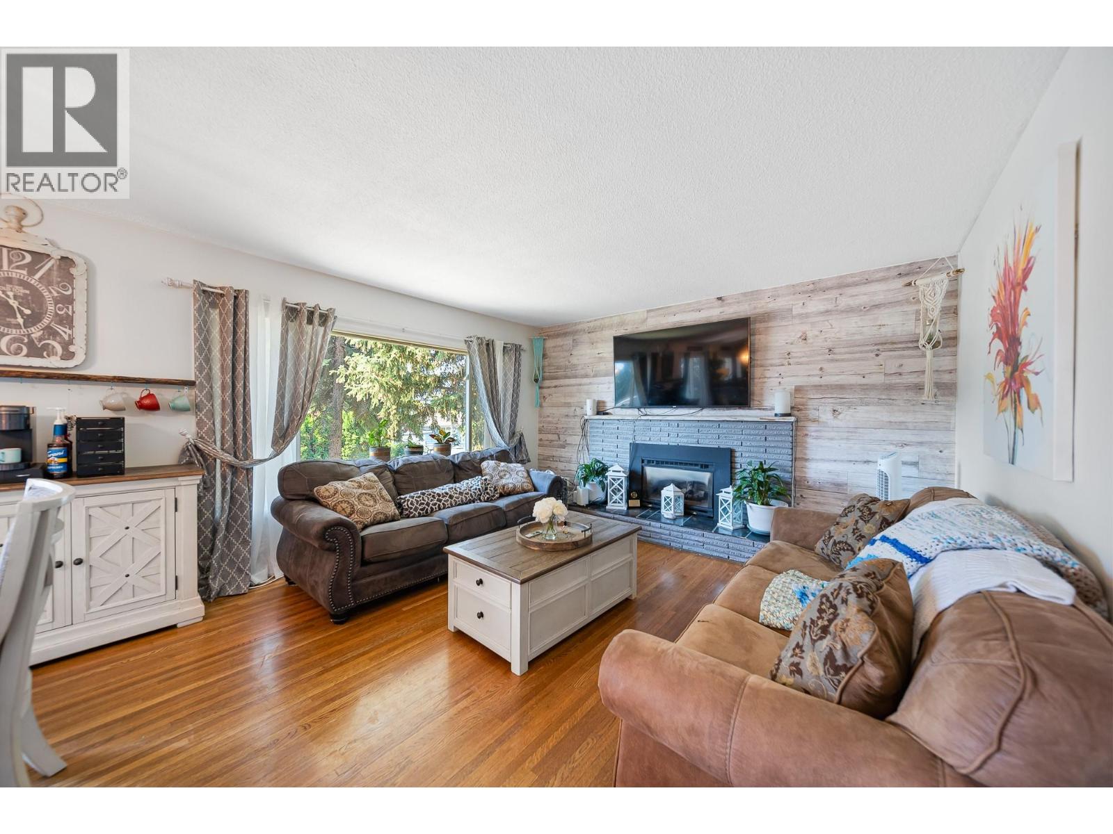 2101 GILLIS Crescent, Merritt