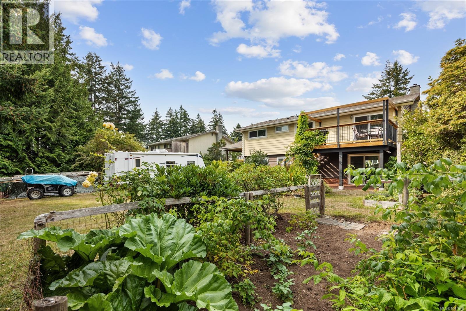 1925 Cougar Cres - Image 37
