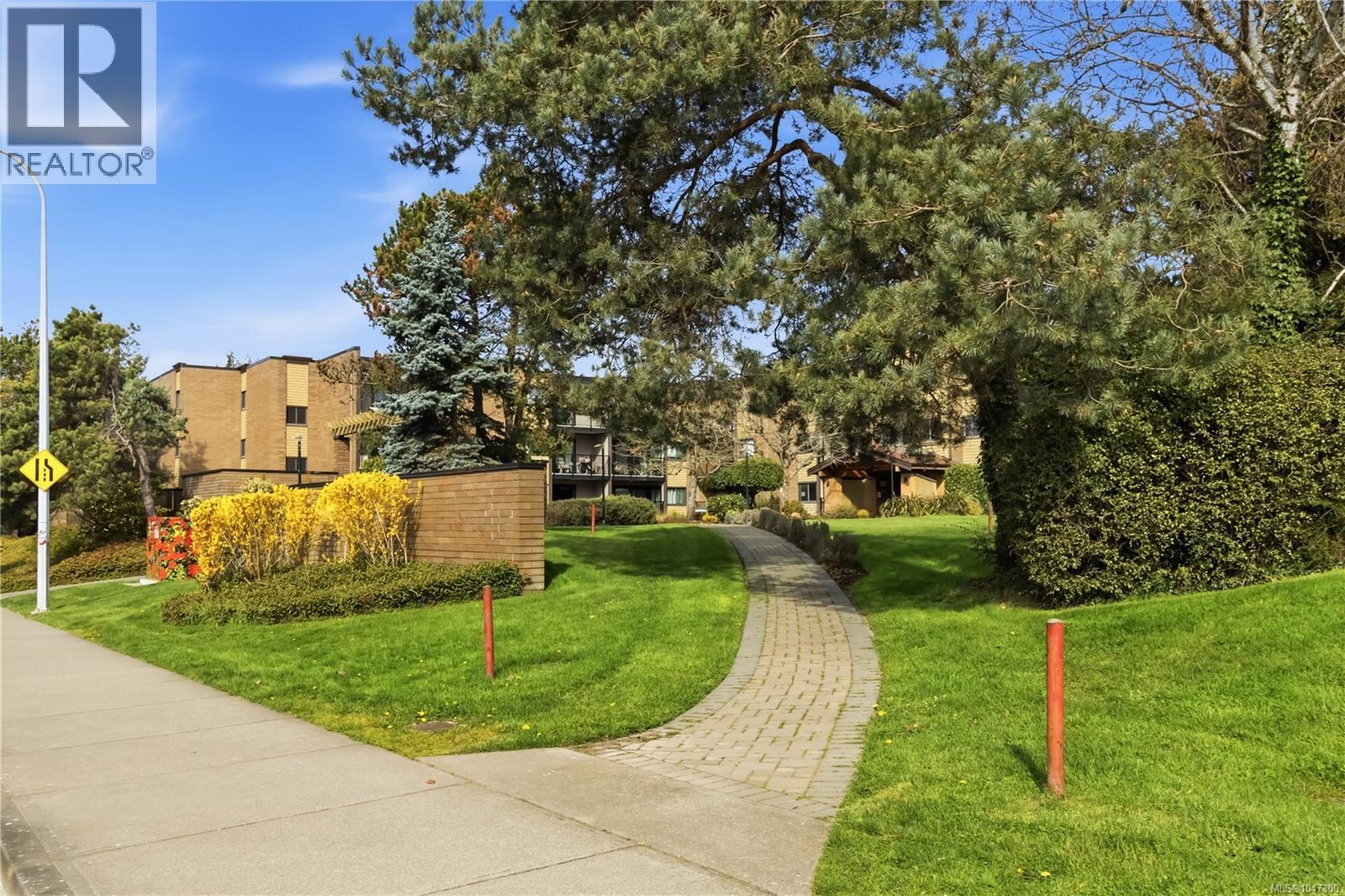 224 1870 McKenzie Avenue, Saanich