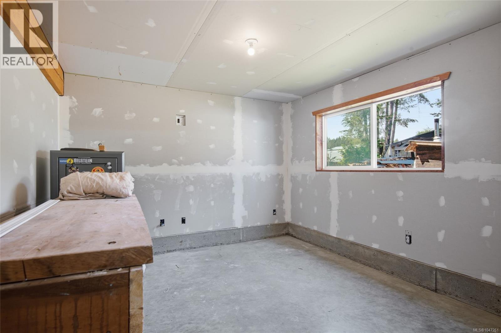 6379 Smith Rd, Port Alberni