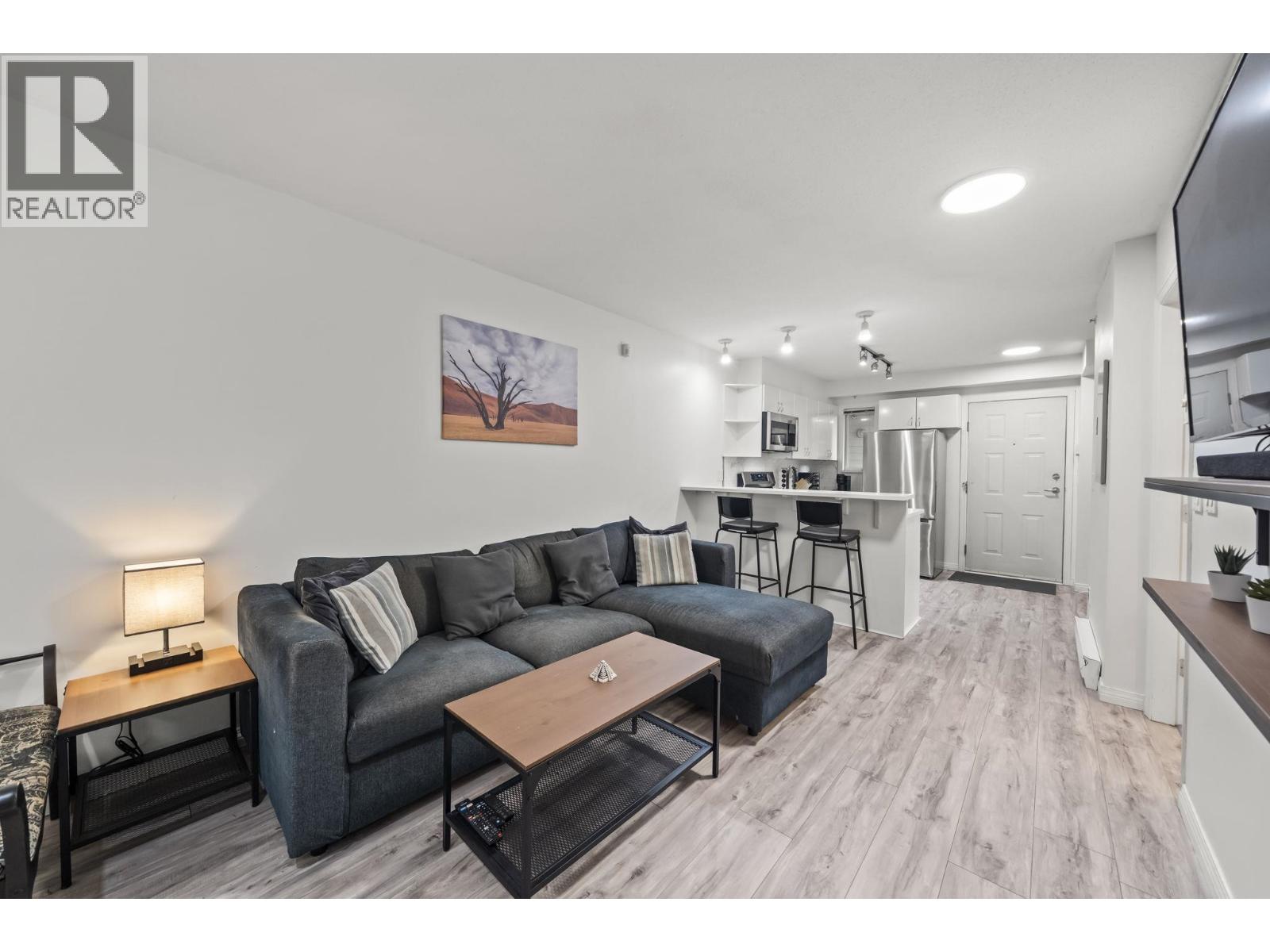 316 528 ROCHESTER AVENUE, Coquitlam