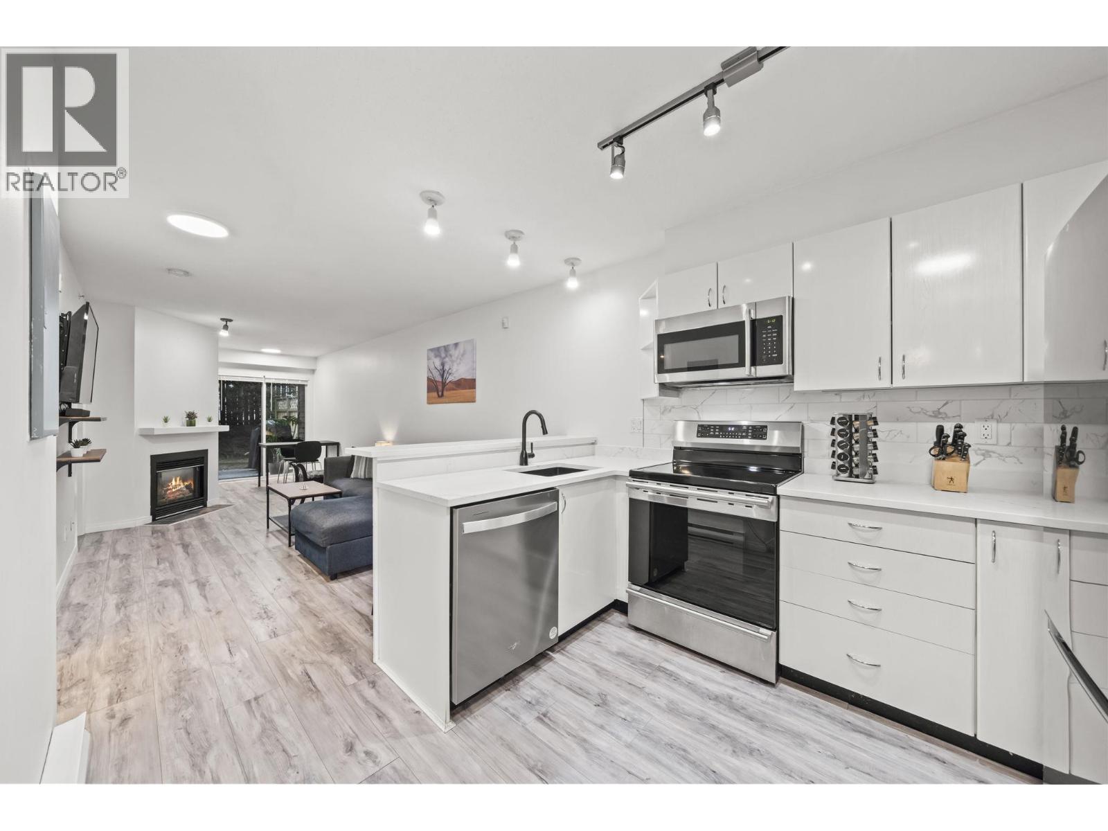316 528 ROCHESTER AVENUE, Coquitlam