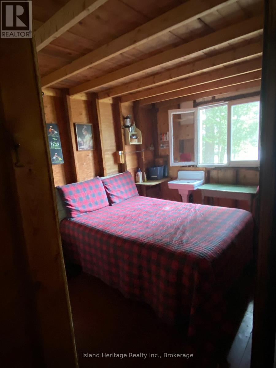 2 TROUT LAKE ISLAND - Image 34