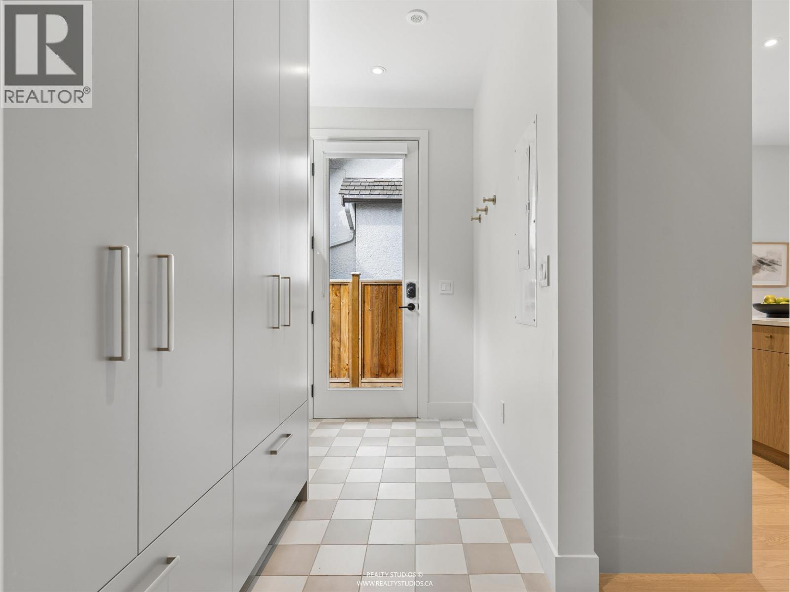 2 3058 W 34TH AVENUE, Vancouver