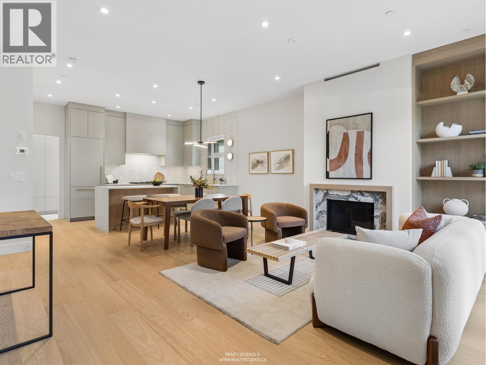 2 3058 W 34TH AVENUE, Vancouver