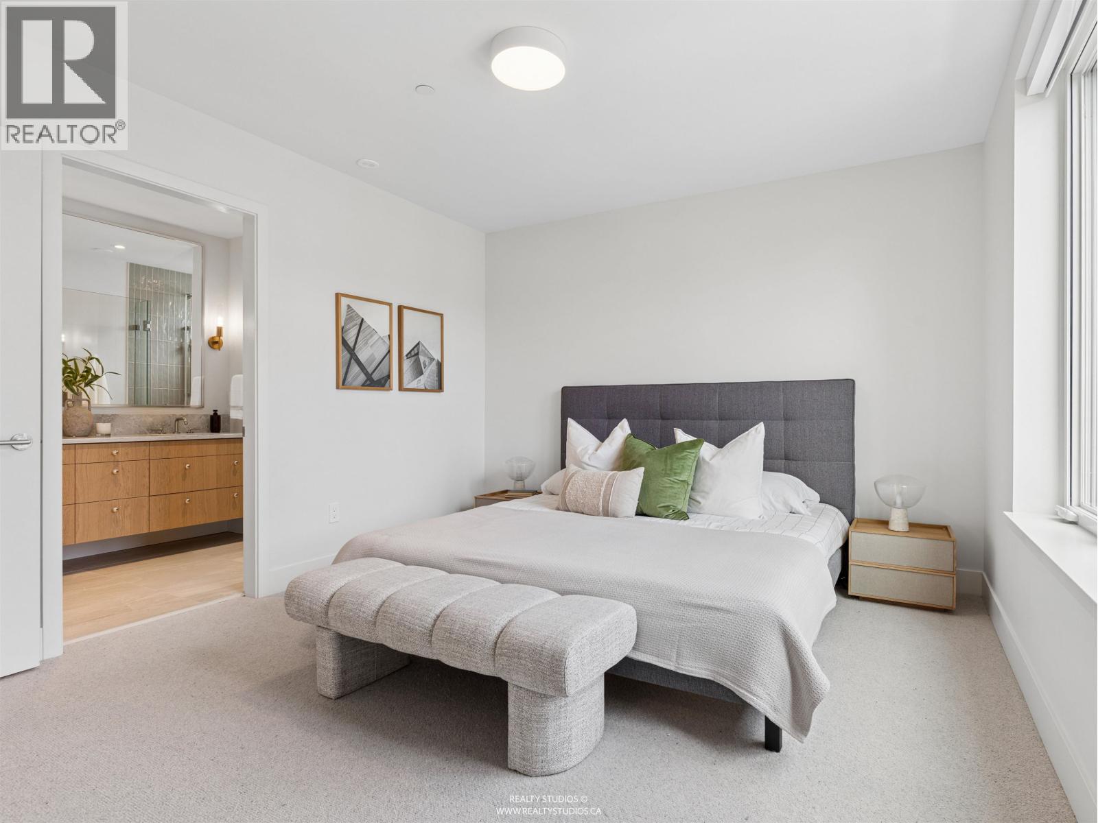 2 3058 W 34TH AVENUE, Vancouver