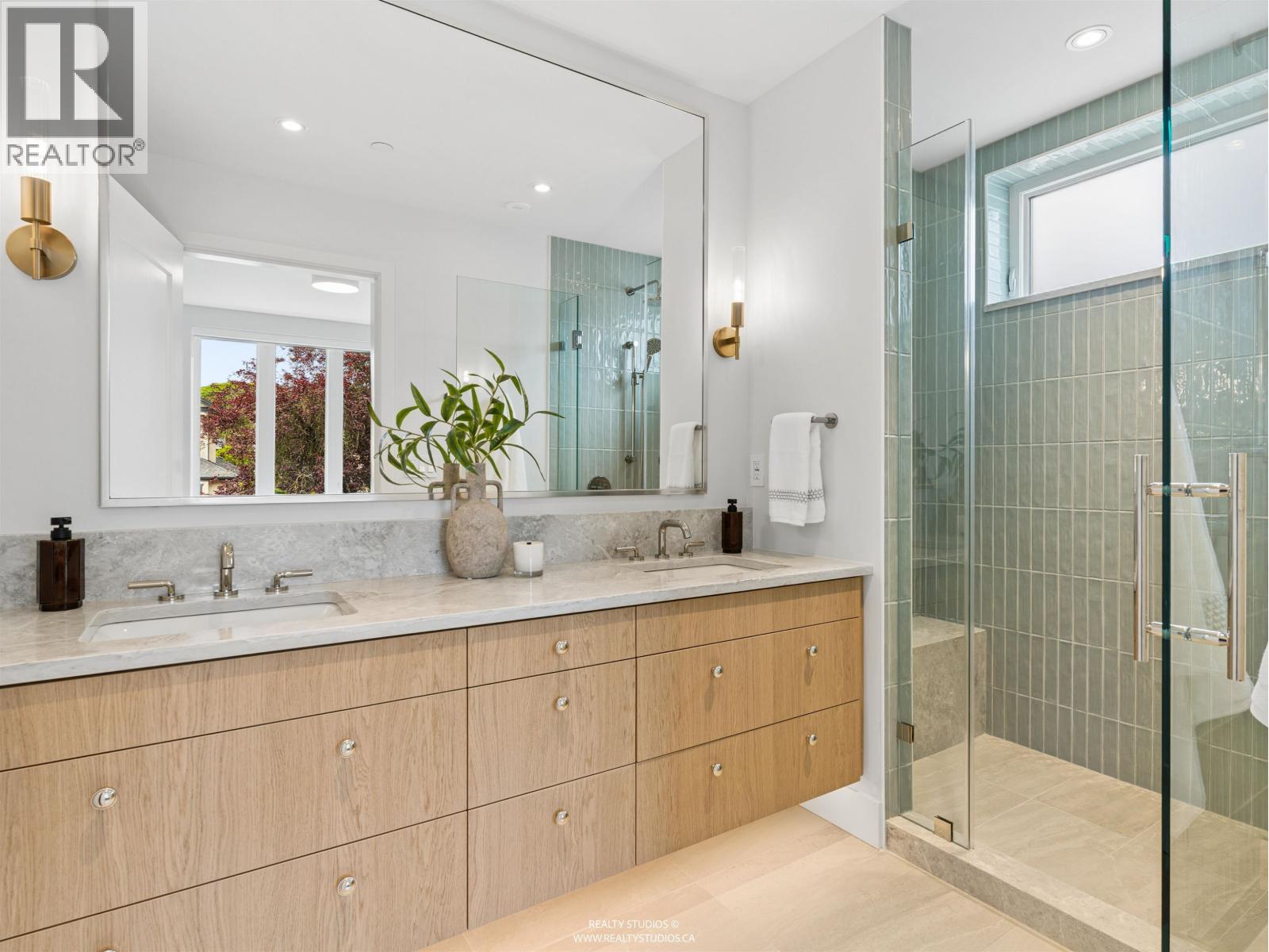2 3058 W 34TH AVENUE, Vancouver