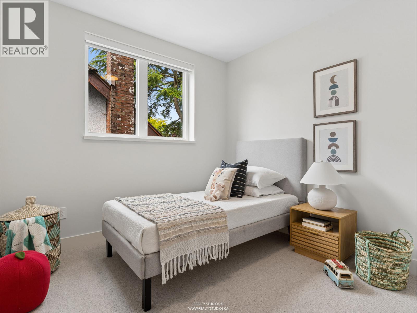 2 3058 W 34TH AVENUE, Vancouver