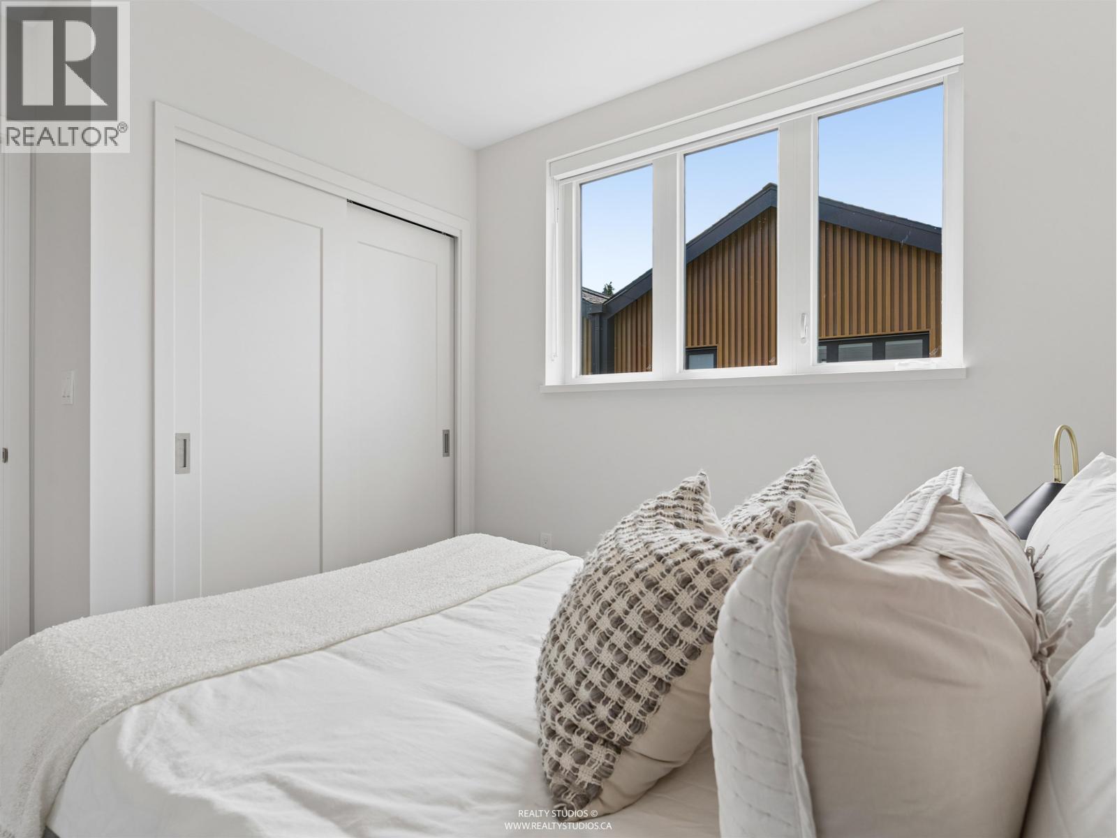 2 3058 W 34TH AVENUE, Vancouver