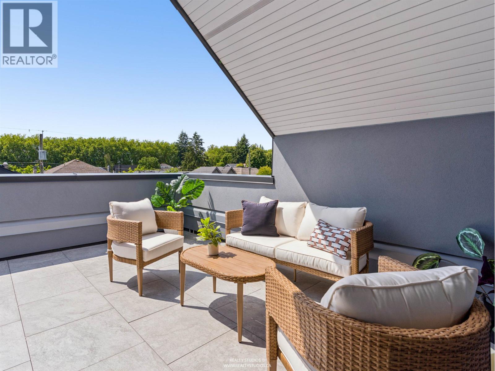 2 3058 W 34TH AVENUE, Vancouver