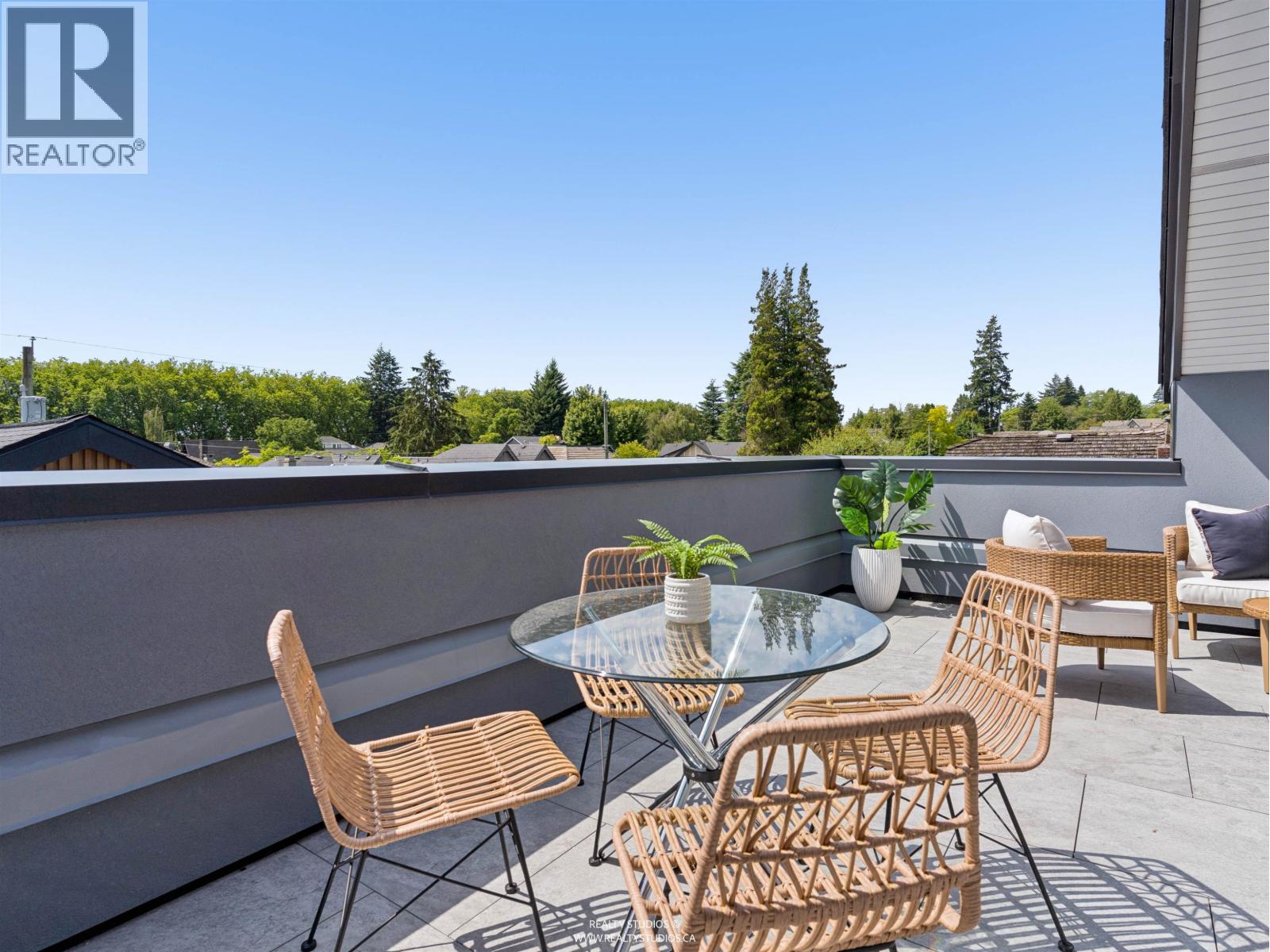 2 3058 W 34TH AVENUE, Vancouver