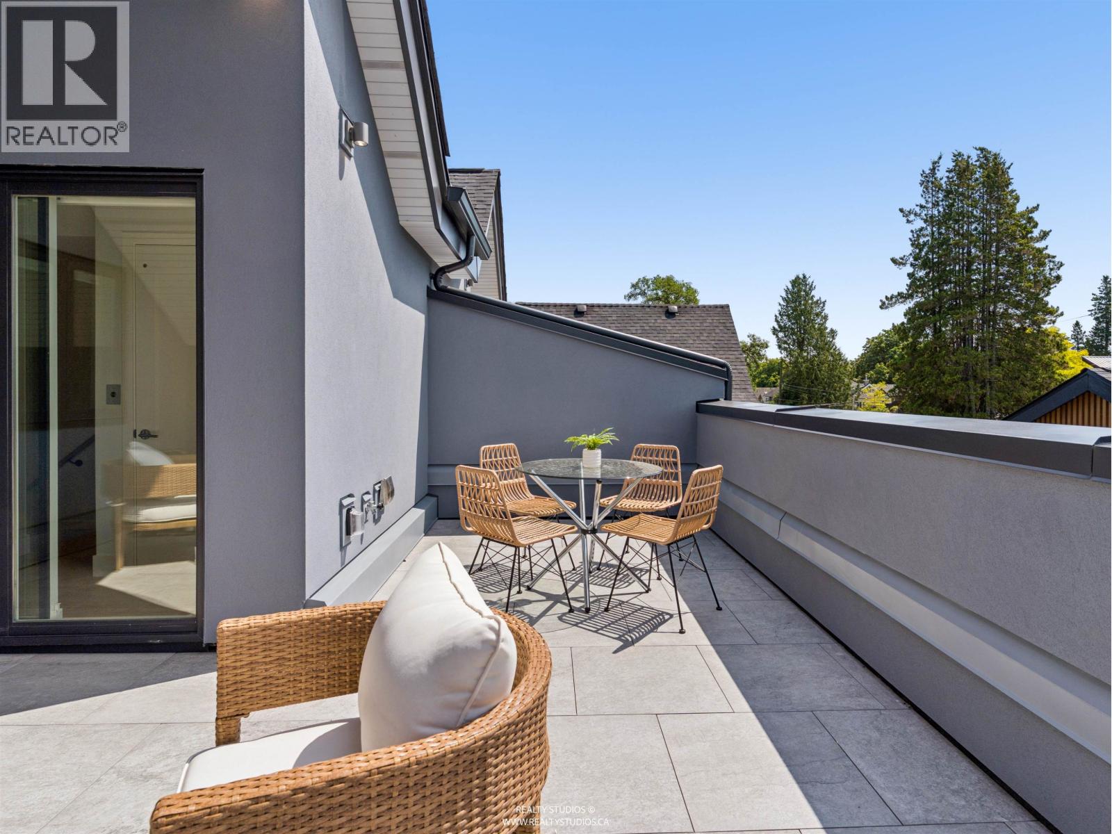 2 3058 W 34TH AVENUE, Vancouver