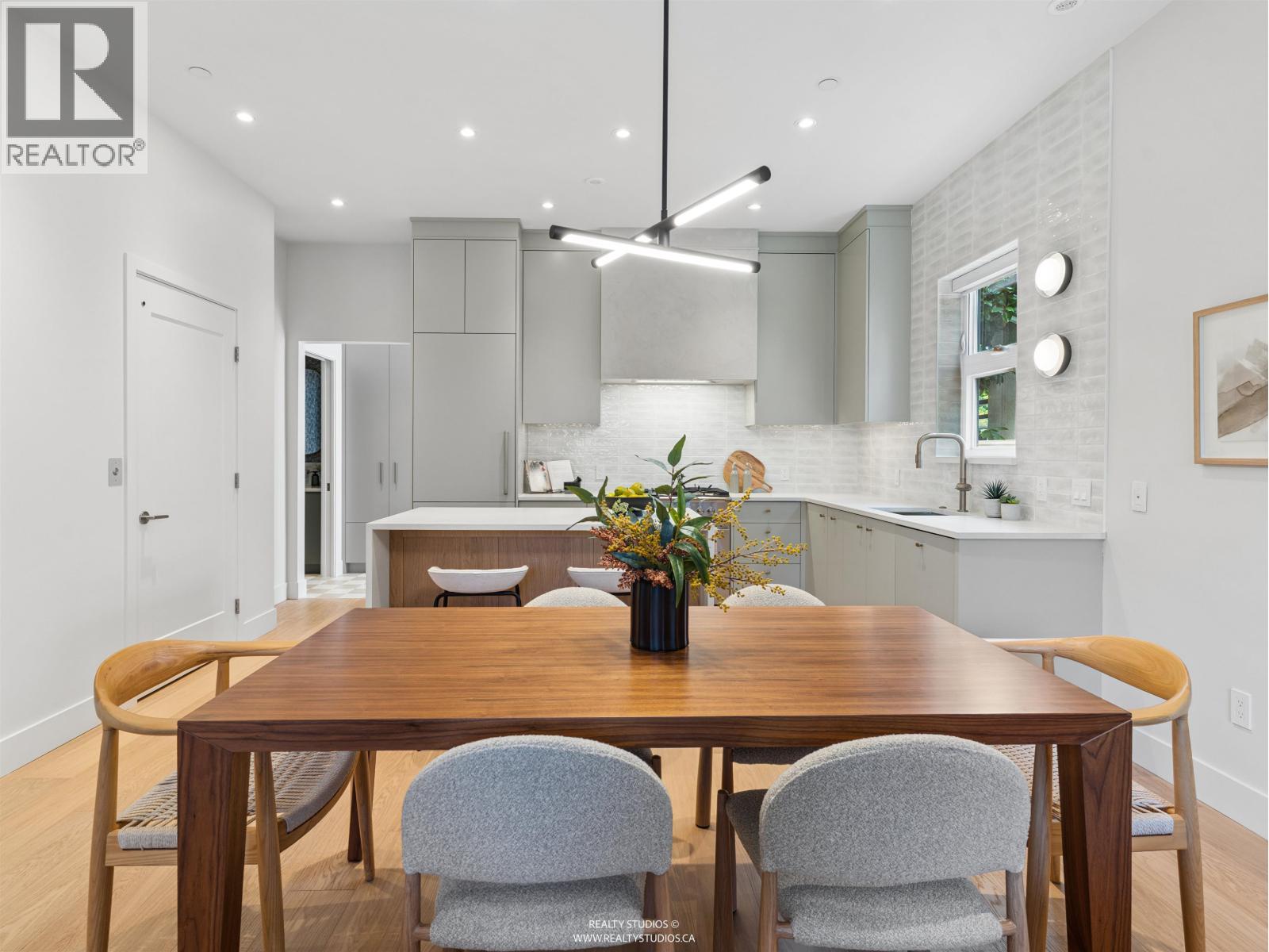 2 3058 W 34TH AVENUE, Vancouver