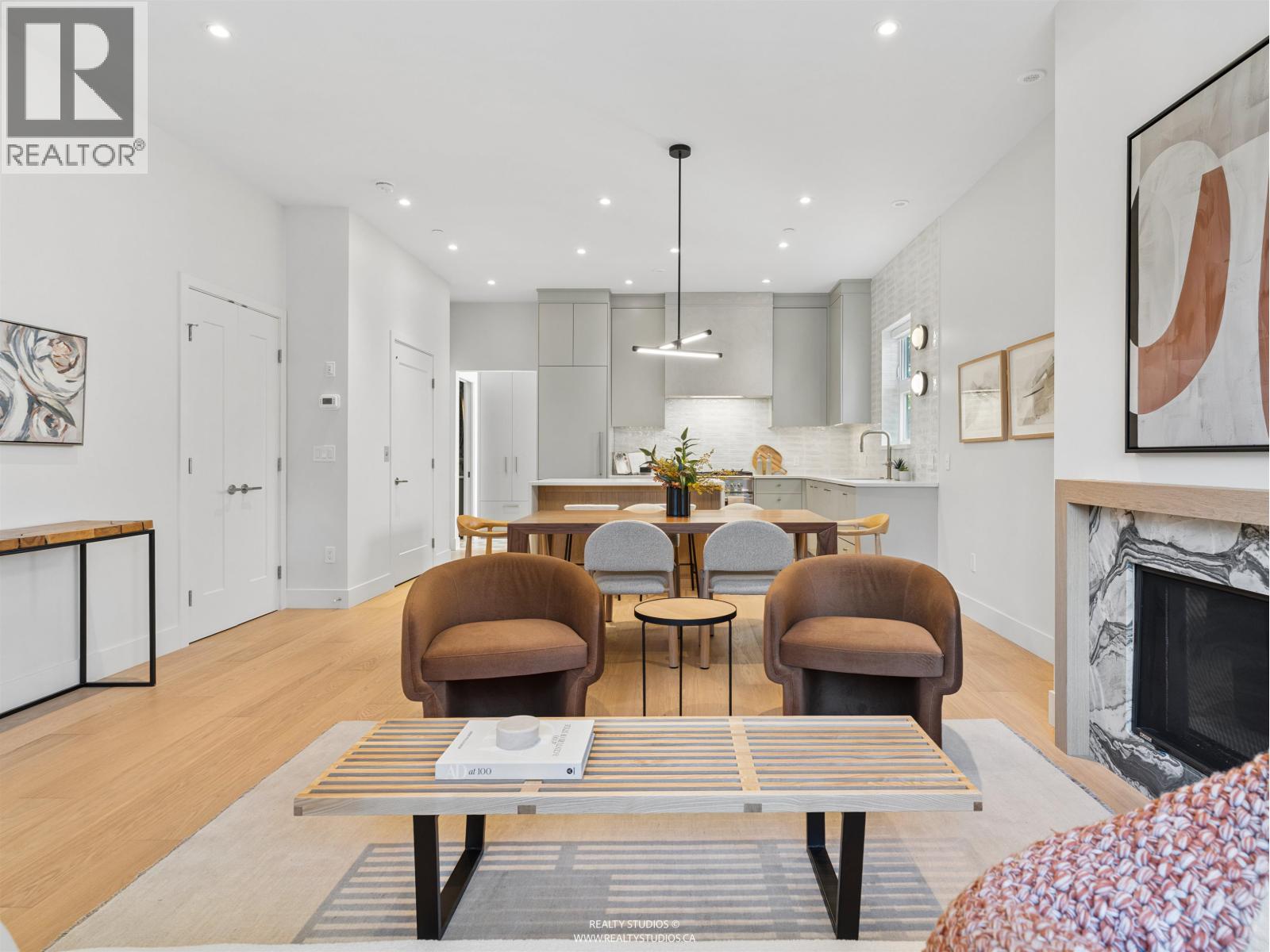 2 3058 W 34TH AVENUE, Vancouver