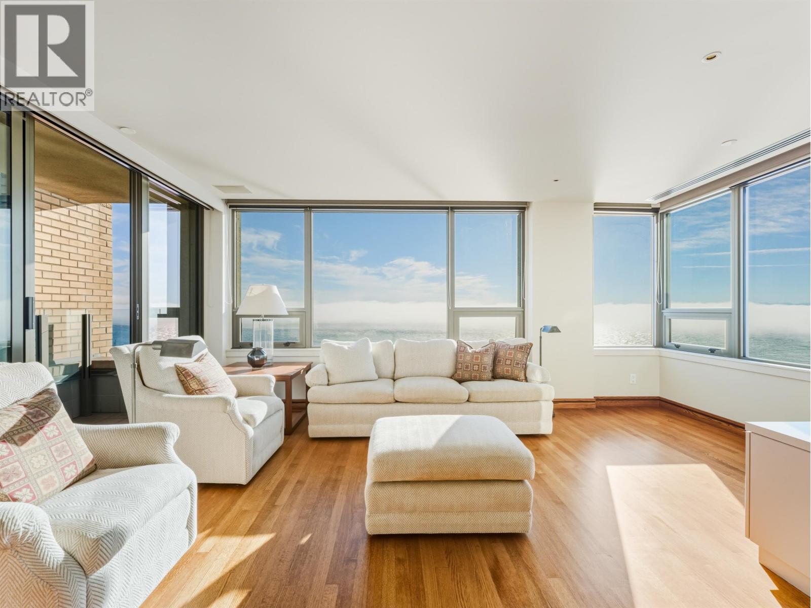 10 2250 BELLEVUE AVENUE, West Vancouver