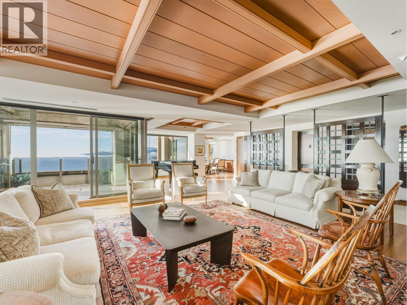 10 2250 BELLEVUE AVENUE, West Vancouver