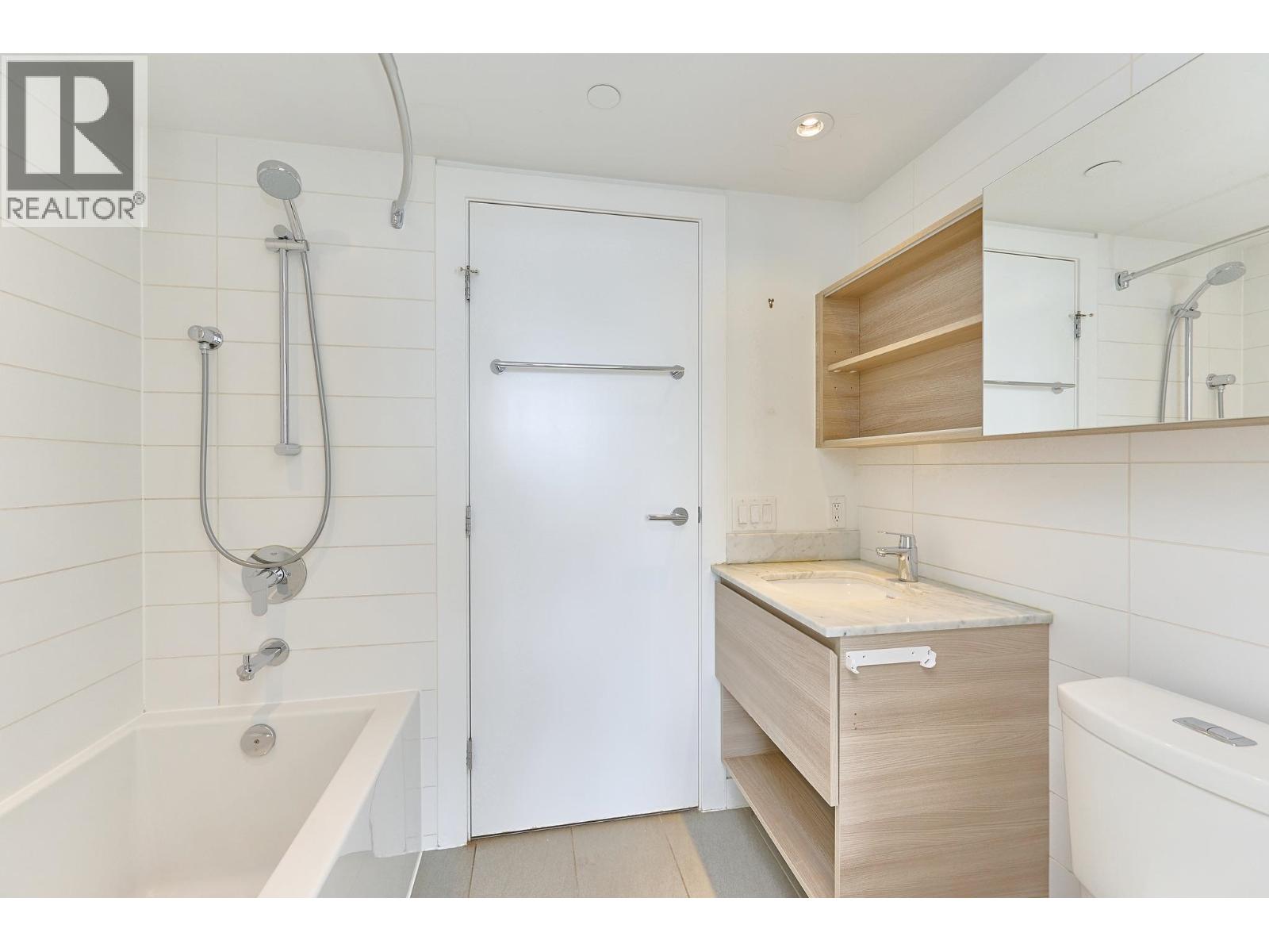 1911 908 QUAYSIDE DRIVE, New Westminster