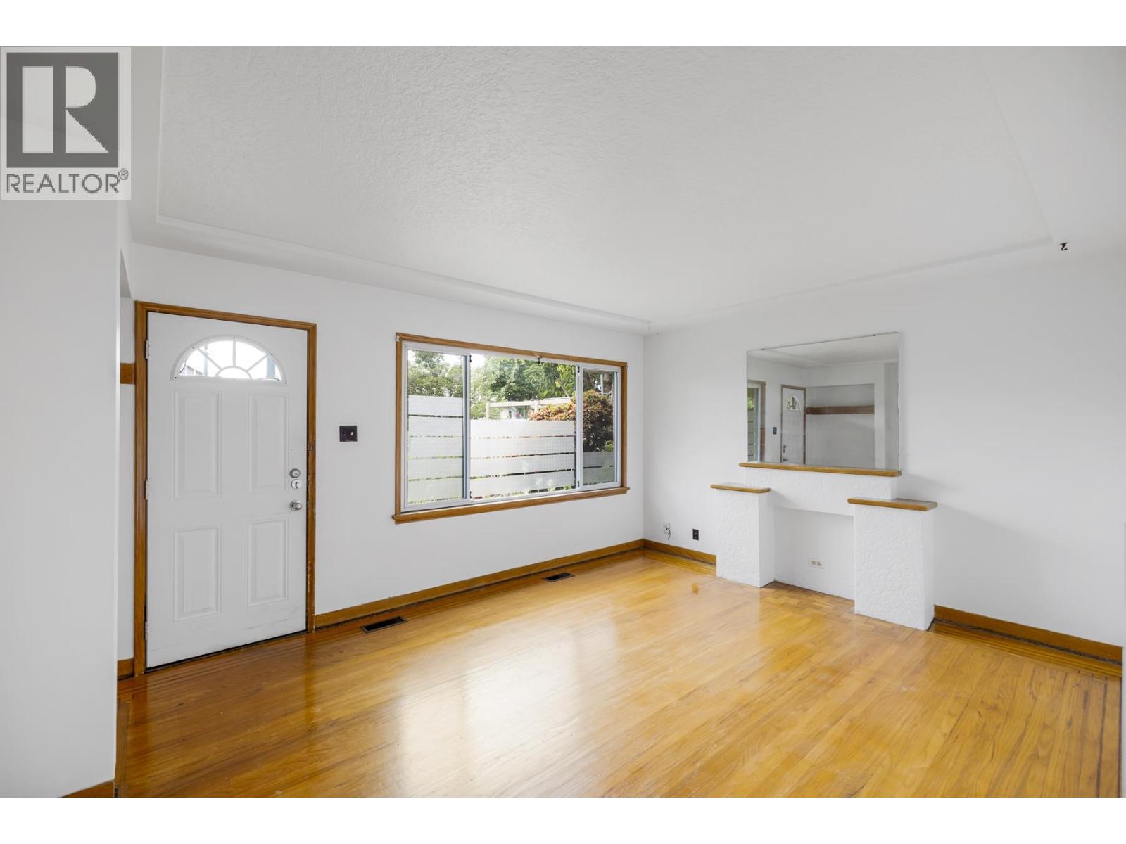 7544 MAIN STREET, Vancouver