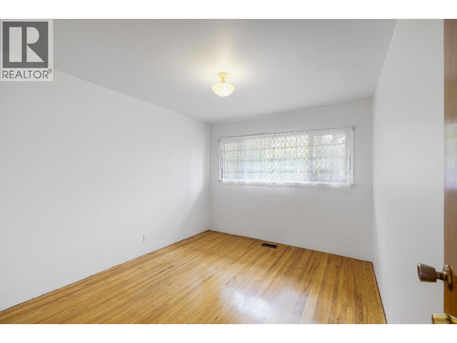 7544 MAIN STREET, Vancouver