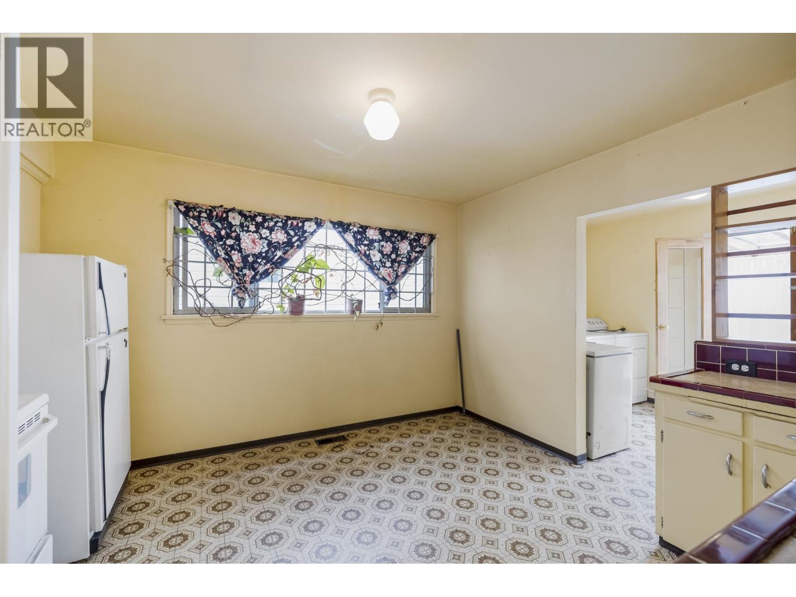 7544 MAIN STREET, Vancouver