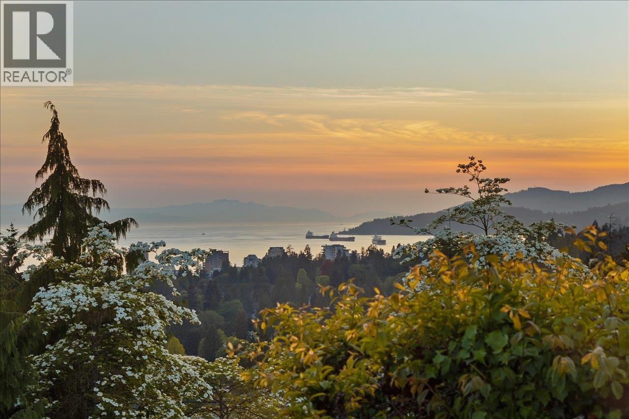 982 BRAESIDE STREET, West Vancouver