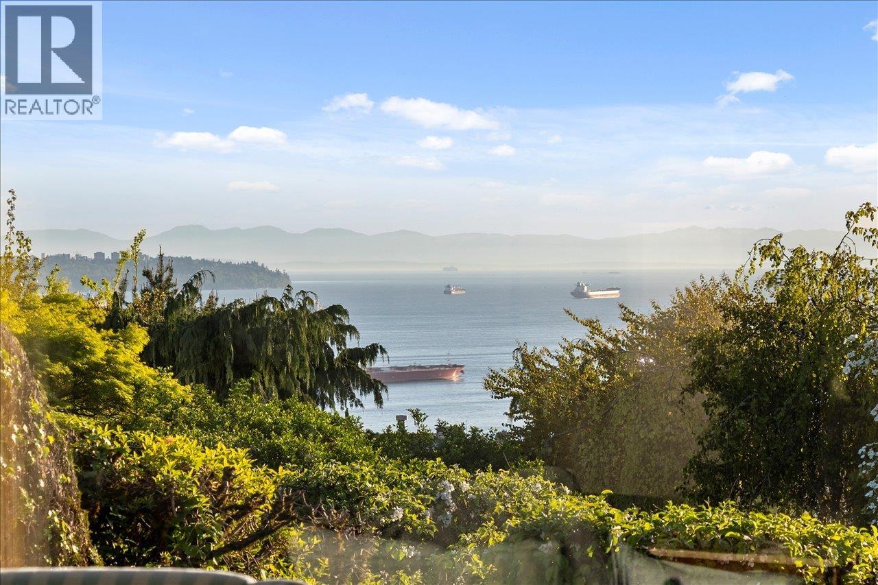 982 BRAESIDE STREET, West Vancouver