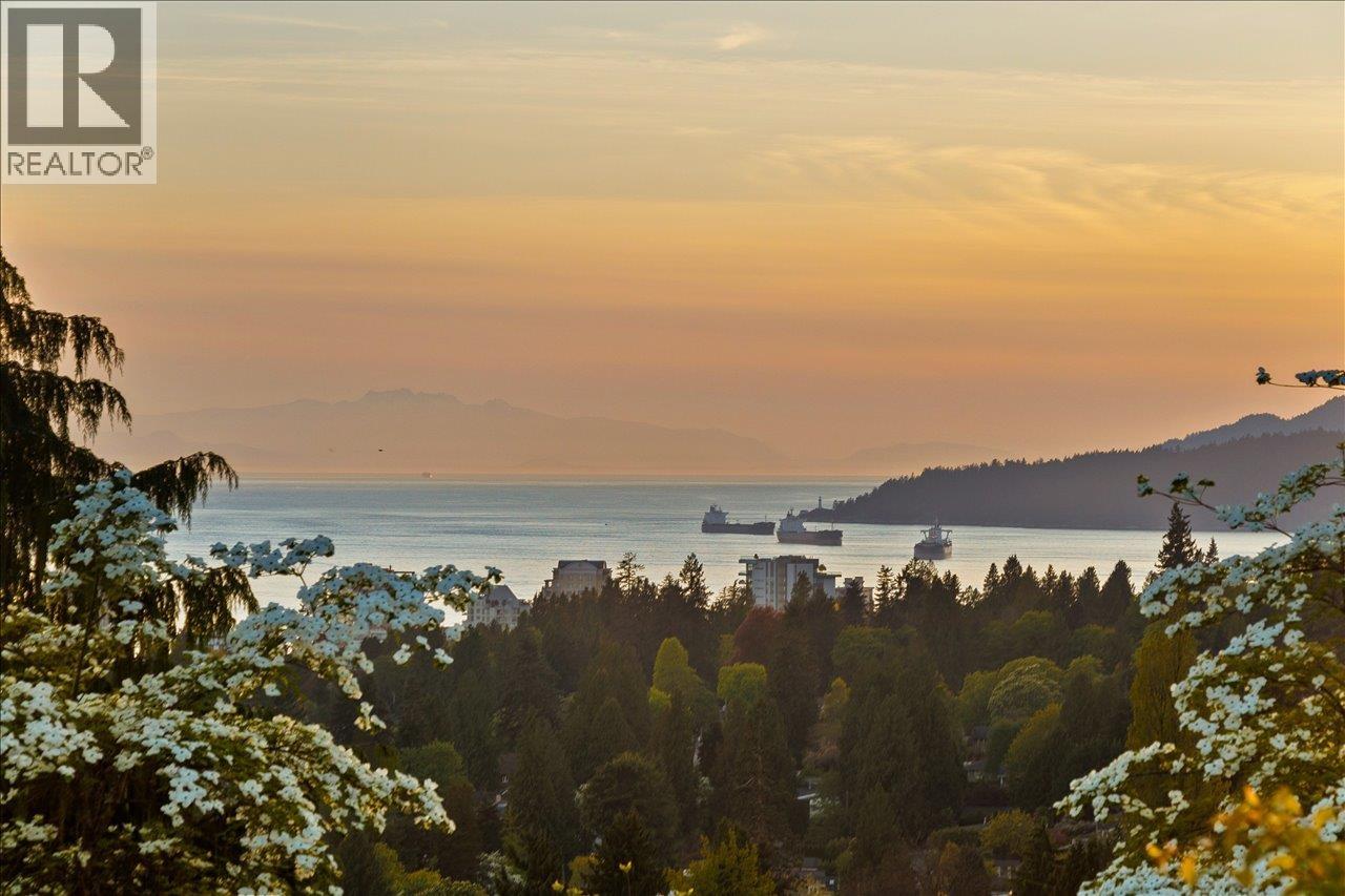 982 BRAESIDE STREET, West Vancouver