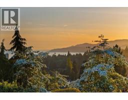 982 Braeside Street, West Vancouver, BC V7T2K8 Photo 16