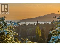 982 Braeside Street, West Vancouver, BC V7T2K8 Photo 17